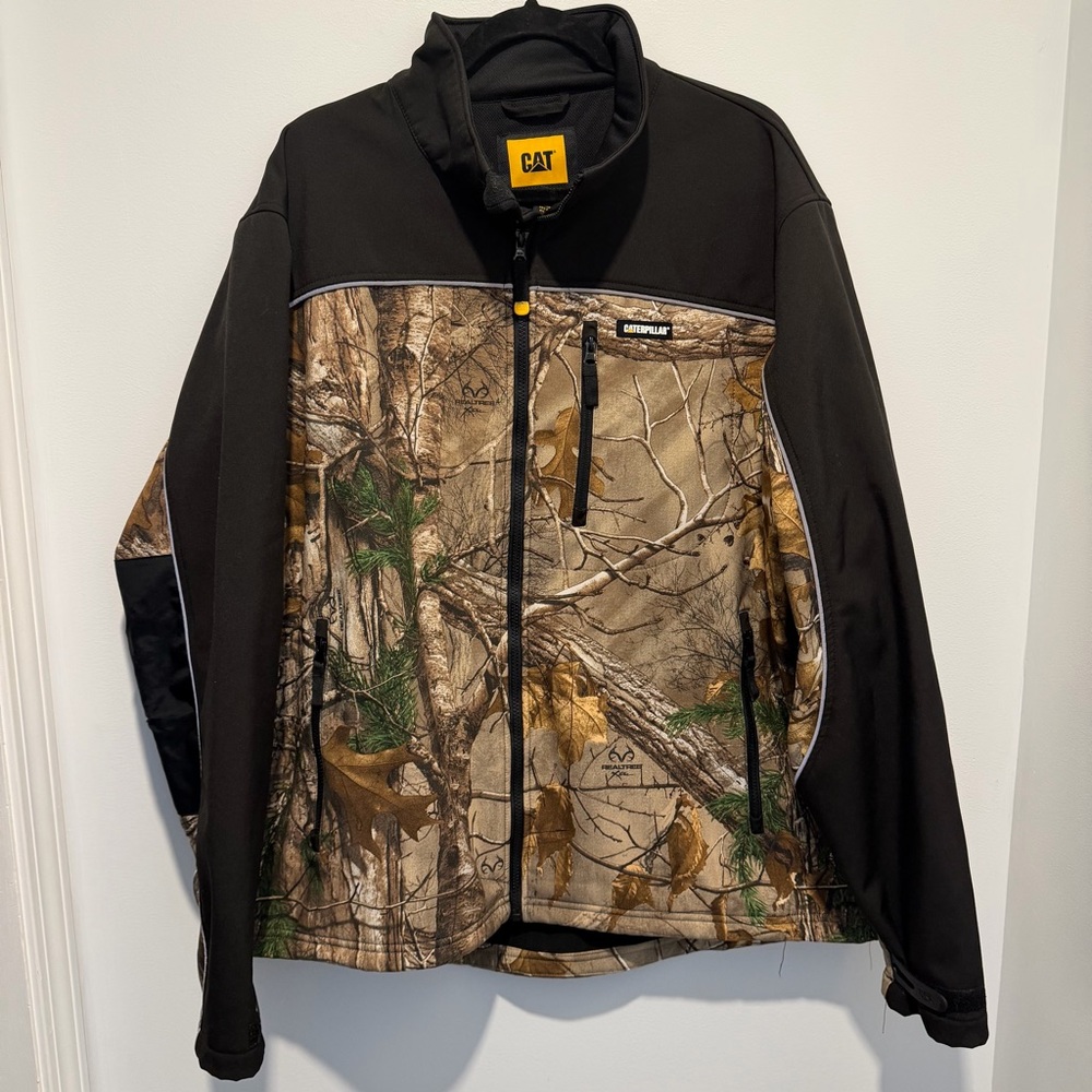 CAT Caterpillar Jacket Mens XL Black Camo Softshell Realtree Xtra Workwear Coat